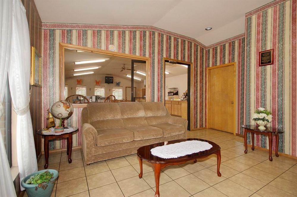 Oak Hill Inn And Suites Tahlequah Exterior foto