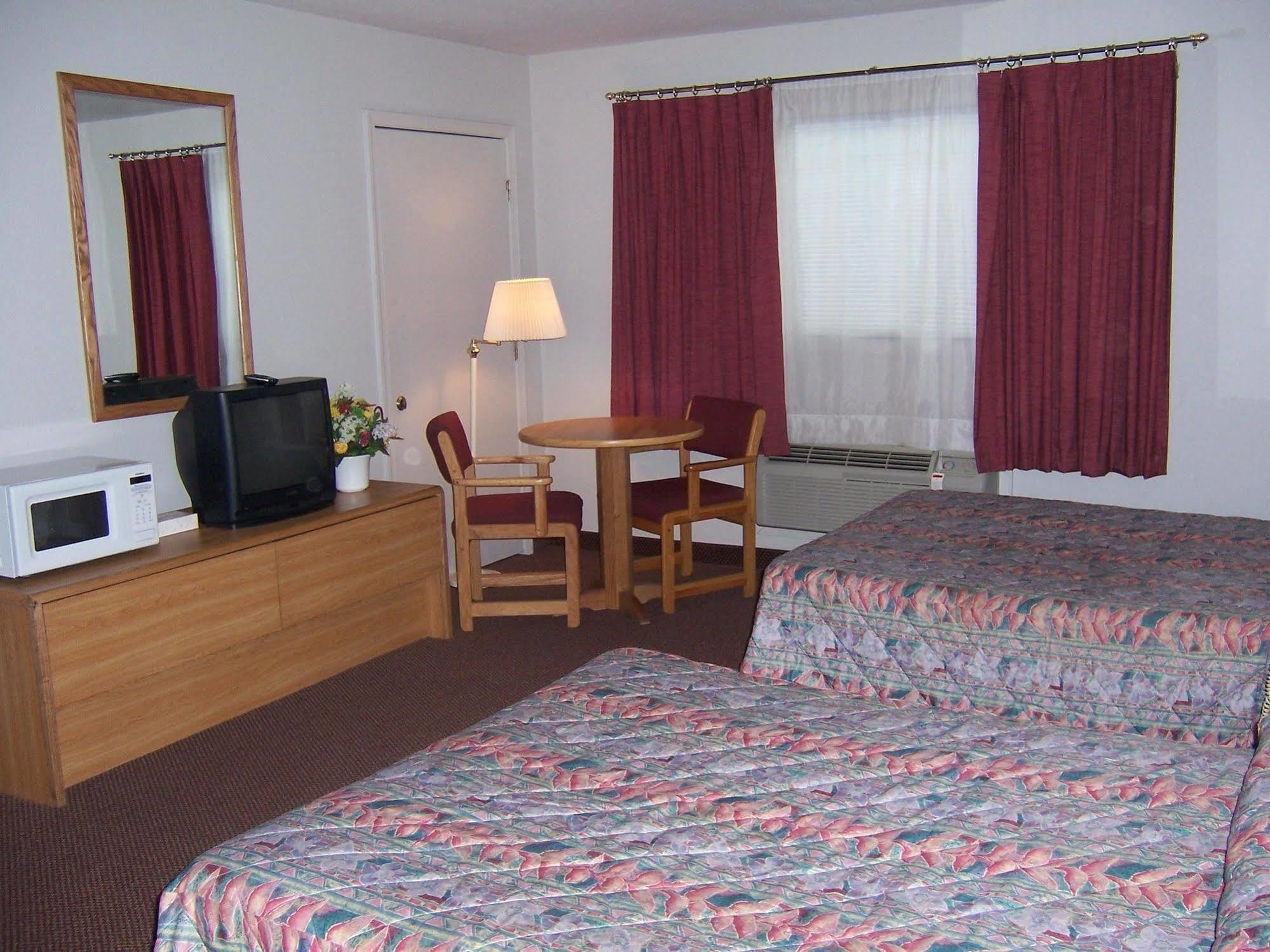 Oak Hill Inn And Suites Tahlequah Exterior foto