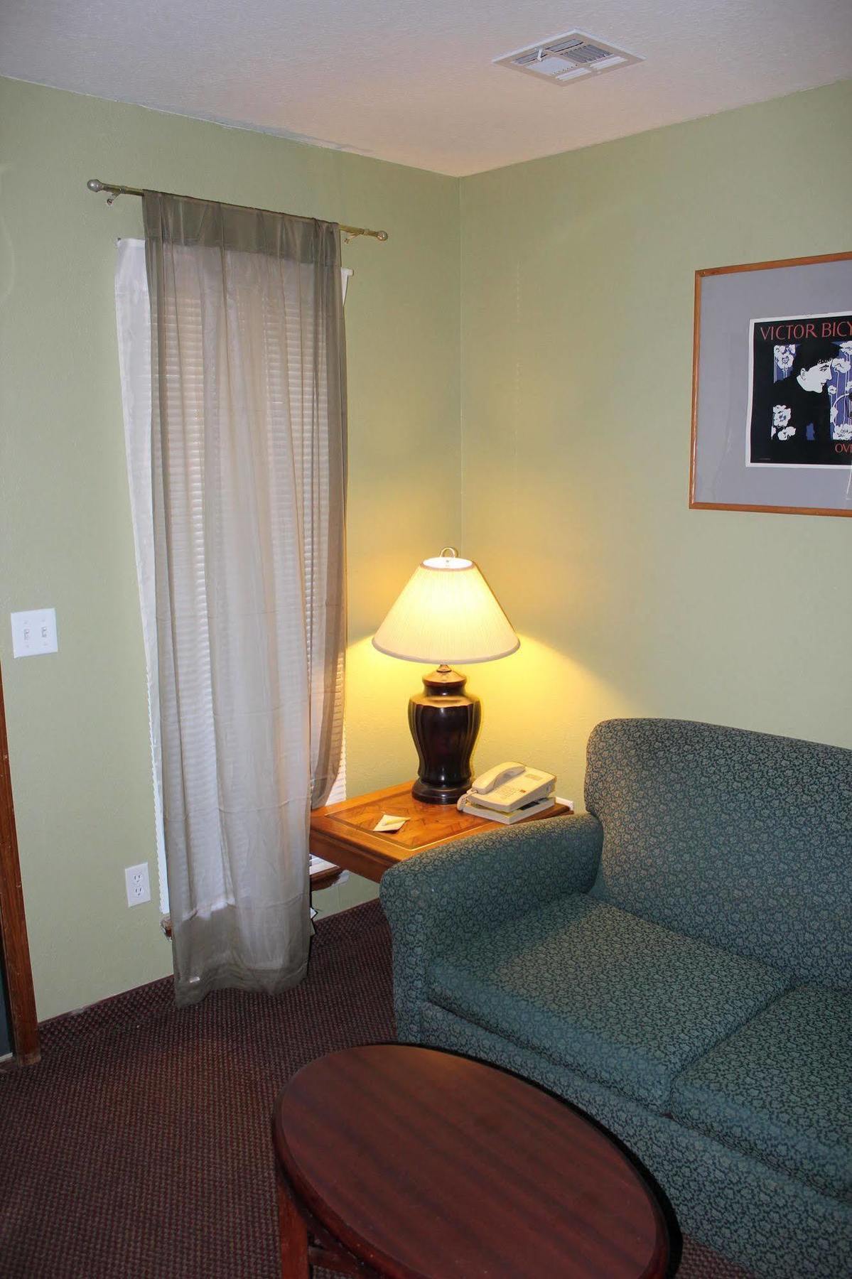 Oak Hill Inn And Suites Tahlequah Exterior foto